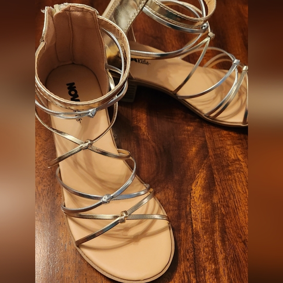 NWOT NovaKids Rose Gold Strappy Sandal gladiators - Picture 3 of 7